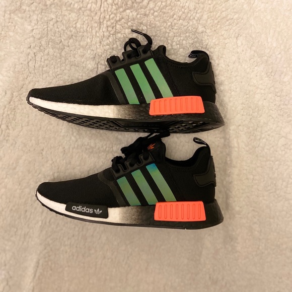 ADIDAS NMD R1 - Picture 3 of 8